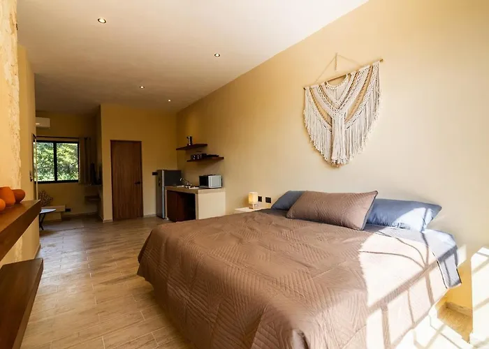 Kaax Pristine Jungle Gem W Plunge & Pool *